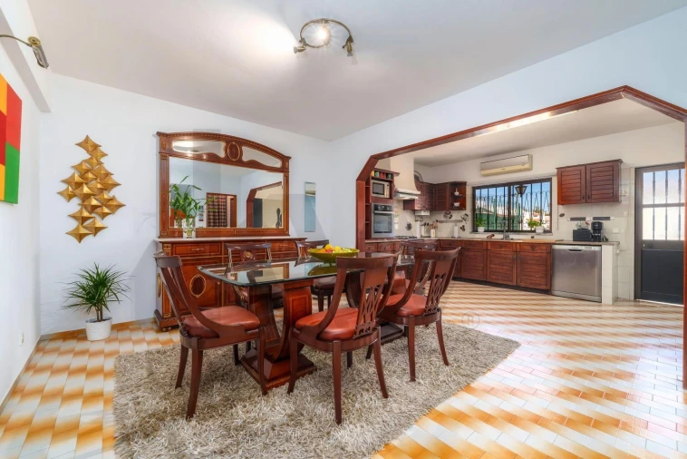 Moradia T3 para Arrendamento em Montenegro Foto 8