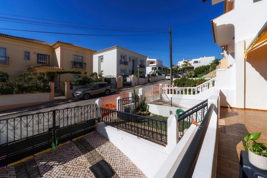 Moradia T3 para Arrendamento em Montenegro Foto 32