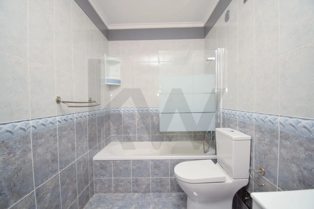 Apartamento T2 para Venda em Ramada e Caneças Foto 19