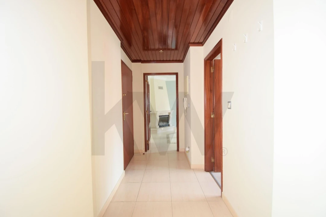 Apartamento T2 para Venda em Ramada e Caneças Foto 6