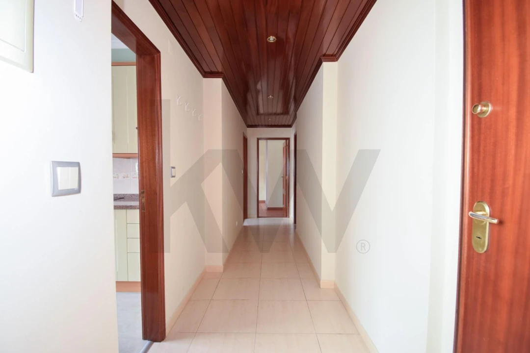 Apartamento T2 para Venda em Ramada e Caneças Foto 7