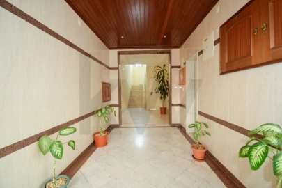 Apartamento T2 para Venda em Ramada e Caneças