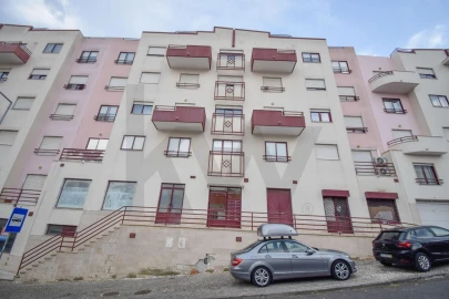 Apartamento T2 para Venda em Ramada e Caneças