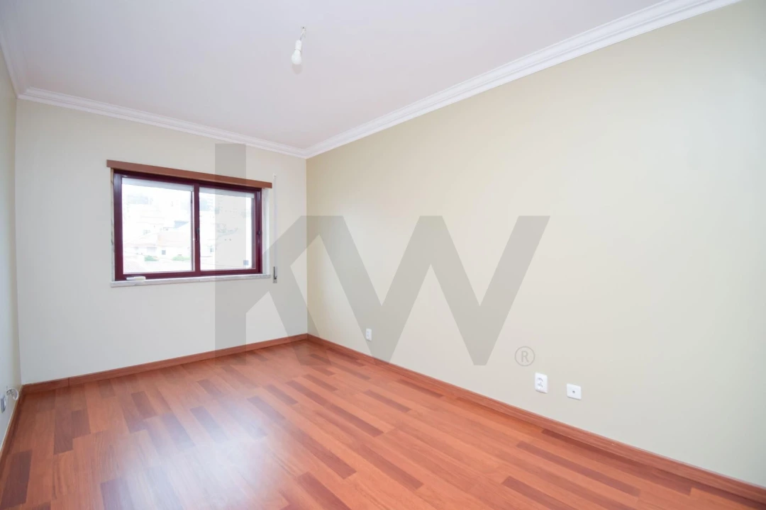 Apartamento T2 para Venda em Ramada e Caneças Foto 15