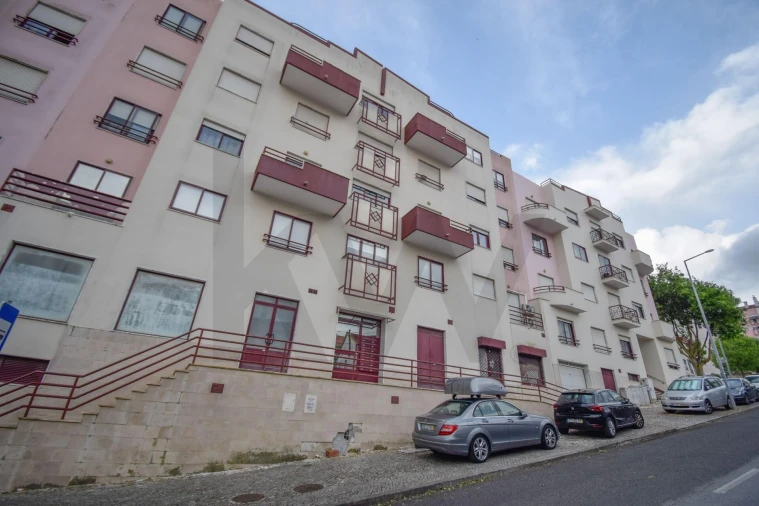 Apartamento T2 para Venda em Ramada e Caneças Foto 24