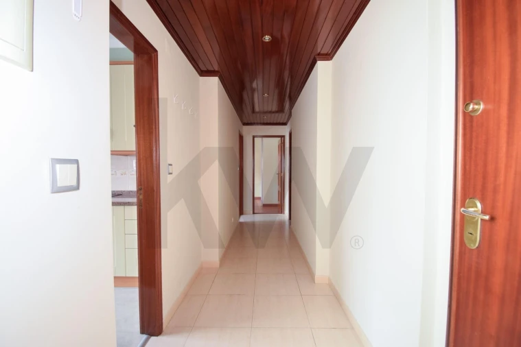 Apartamento T2 para Venda em Ramada e Caneças Foto 7