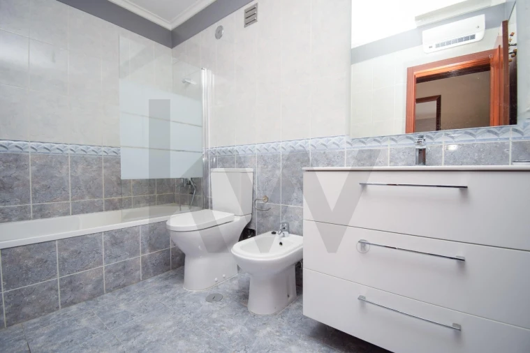 Apartamento T2 para Venda em Ramada e Caneças Foto 18