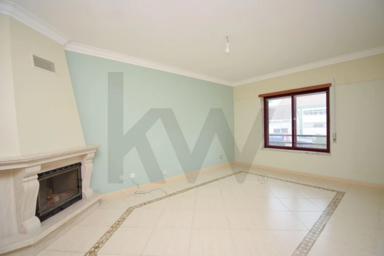 Apartamento T2 para Venda em Ramada e Caneças Foto 2