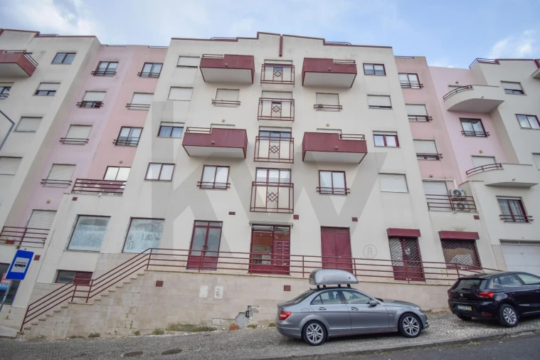 Apartamento T2 para Venda em Ramada e Caneças Foto 25