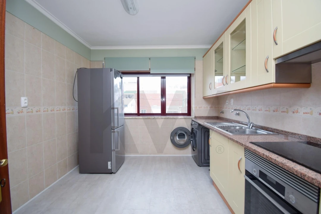 Apartamento T2 para Venda em Ramada e Caneças Foto 8