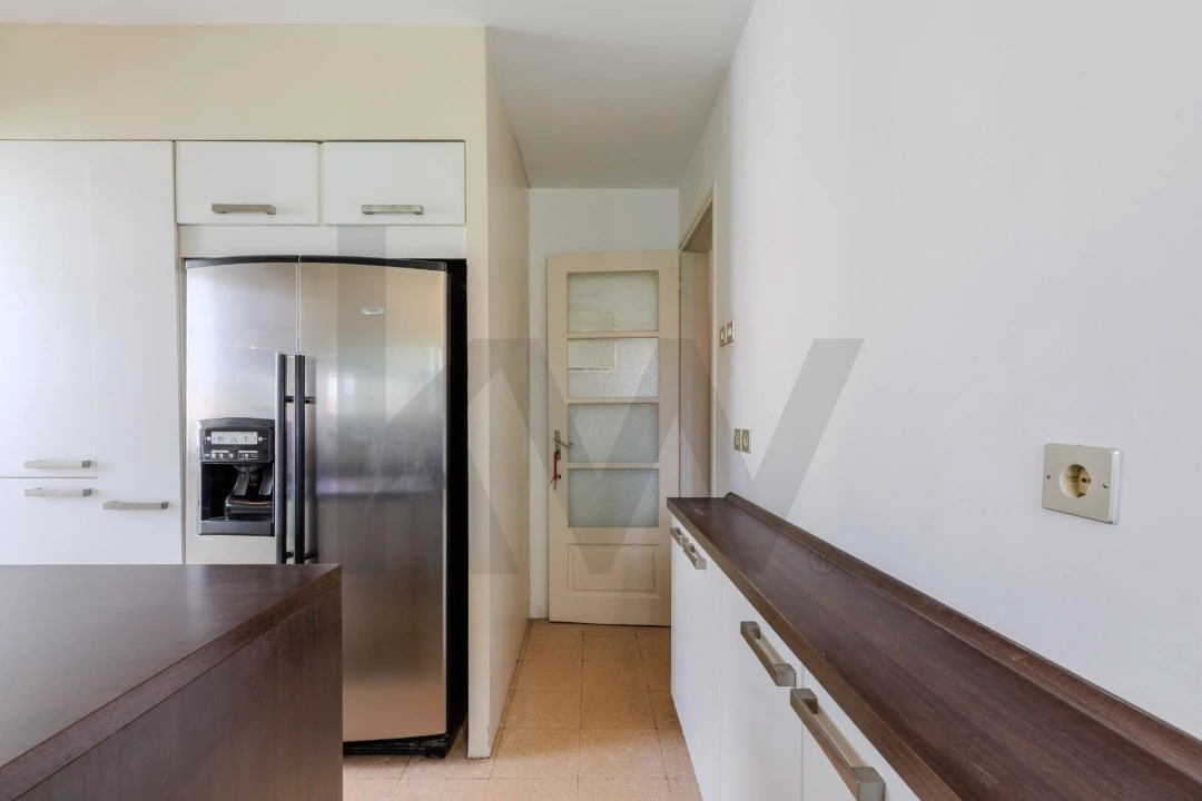 Apartamento T4 para Arrendamento em Areeiro Foto 24