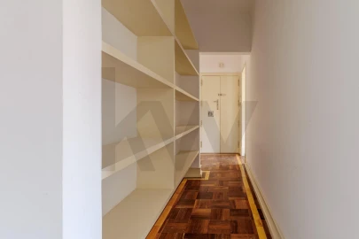 Apartamento T4 para Arrendamento em Areeiro