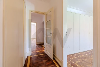 Apartamento T4 para Arrendamento em Areeiro