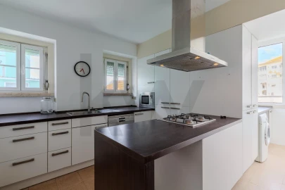 Apartamento T4 para Arrendamento em Areeiro