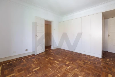 Apartamento T4 para Arrendamento em Areeiro