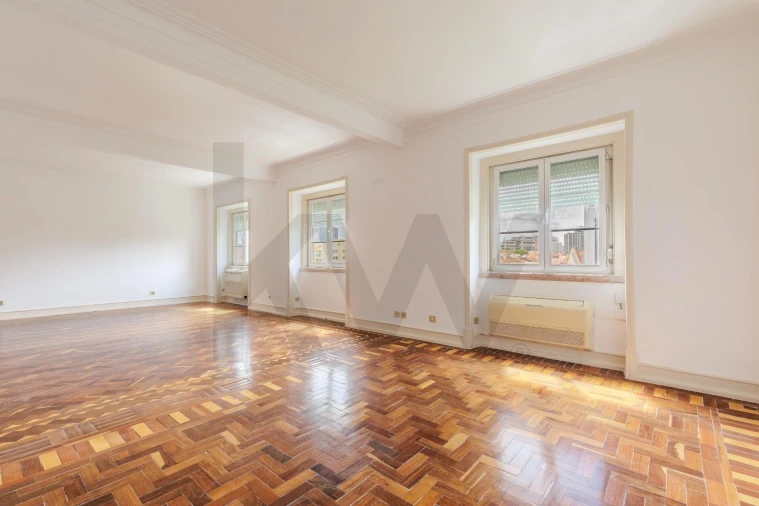 Apartamento T4 para Arrendamento em Areeiro Foto 4