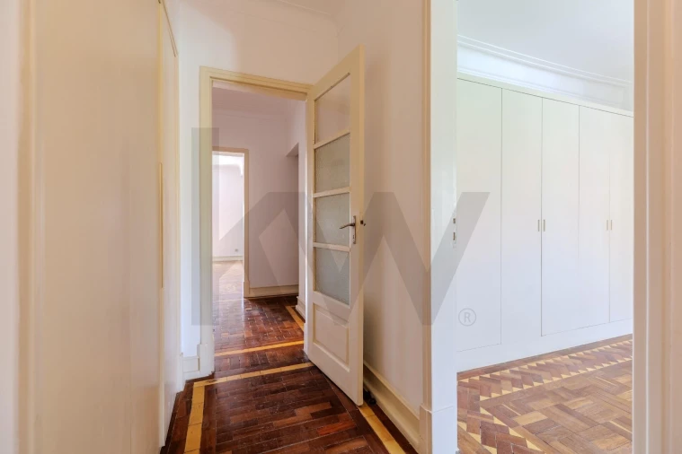 Apartamento T4 para Arrendamento em Areeiro Foto 14