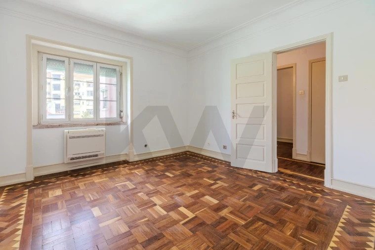 Apartamento T4 para Arrendamento em Areeiro Foto 7