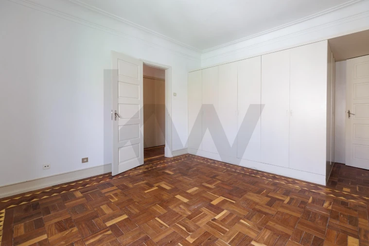 Apartamento T4 para Arrendamento em Areeiro Foto 8