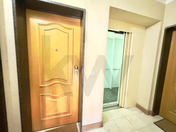 Apartamento T2 para Venda em São Domingos de Rana Foto 2