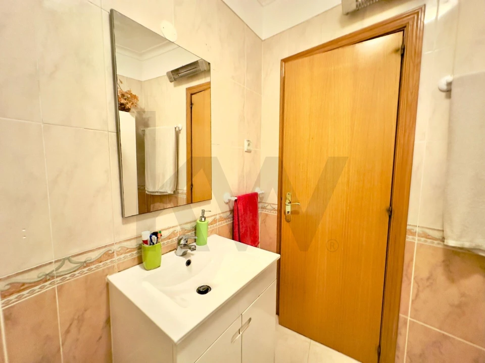 Apartamento T2 para Venda em São Domingos de Rana Foto 20