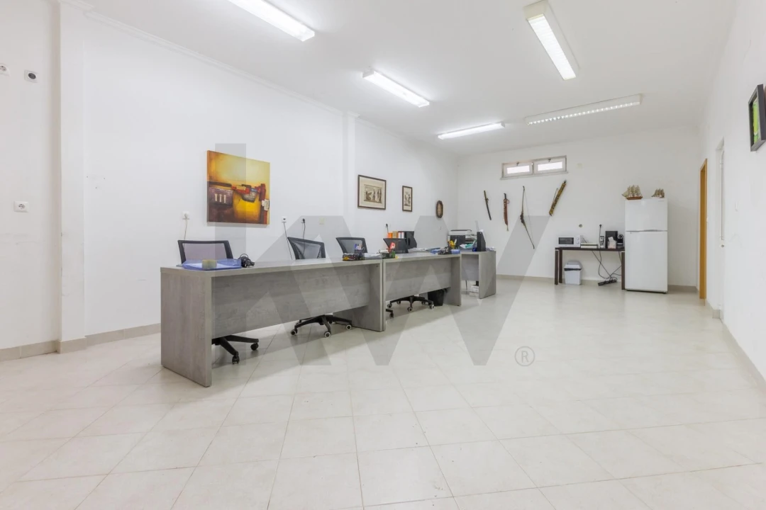 Loja para Arrendamento em Quinta do Conde Foto 2