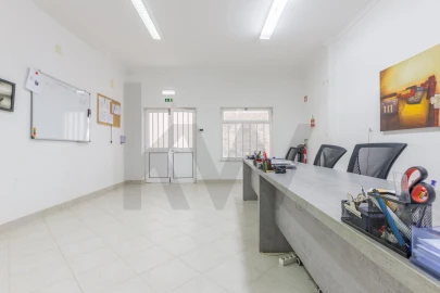 Loja para Arrendamento em Quinta do Conde