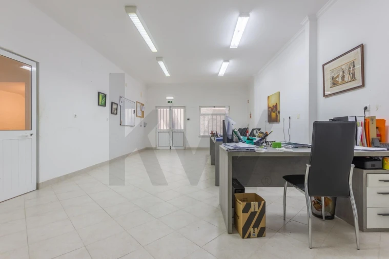 Loja para Arrendamento em Quinta do Conde Foto 9