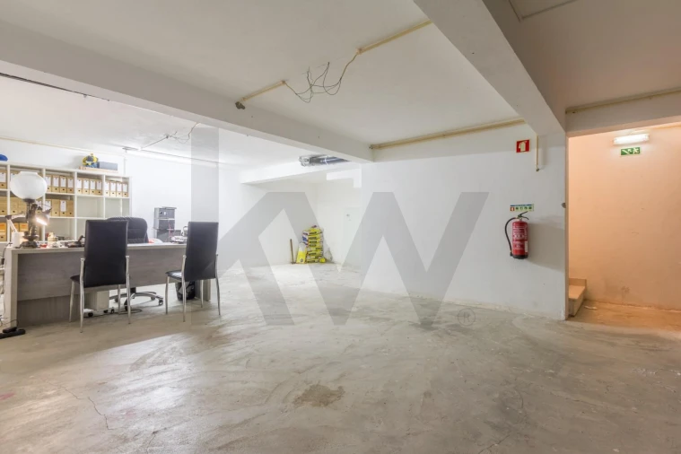 Loja para Arrendamento em Quinta do Conde Foto 14