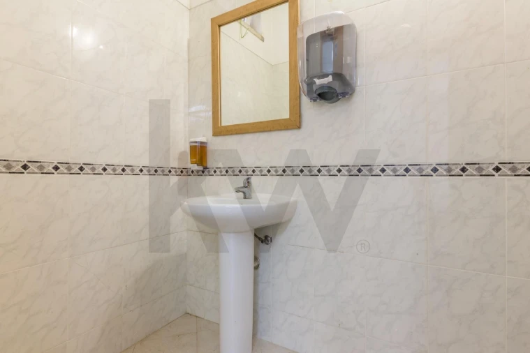 Loja para Arrendamento em Quinta do Conde Foto 10