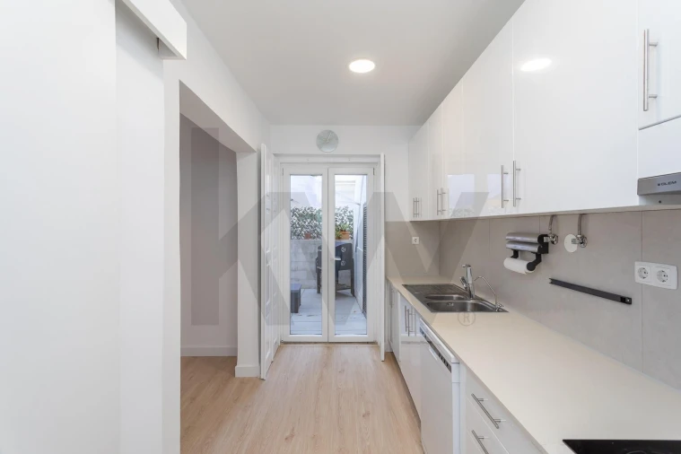 Apartamento T1 para Arrendamento em Benfica Foto 7