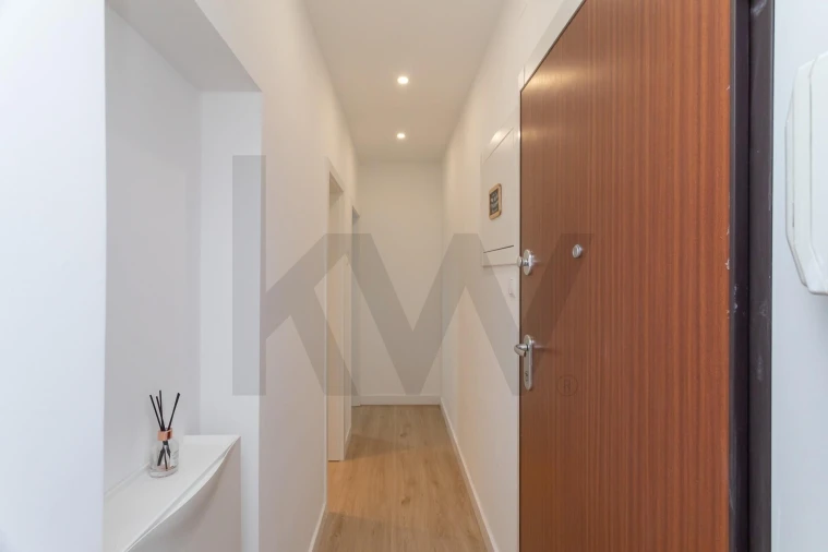 Apartamento T1 para Arrendamento em Benfica Foto 24