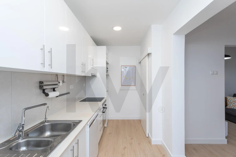 Apartamento T1 para Arrendamento em Benfica Foto 9