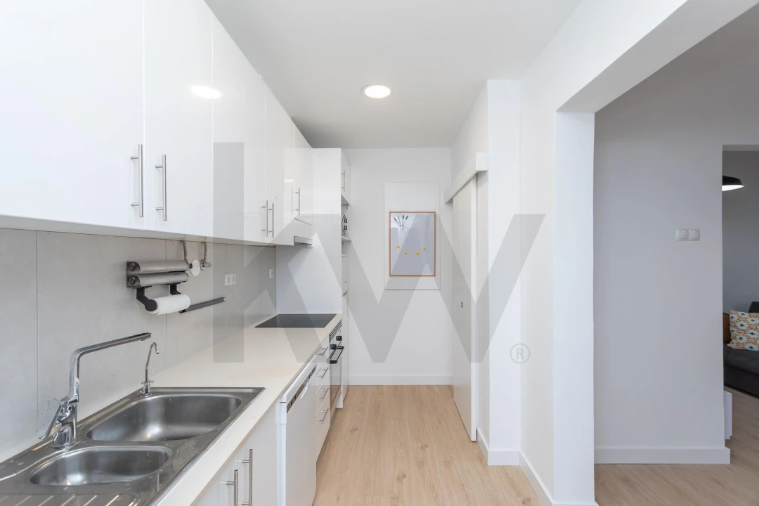 Apartamento T1 para Arrendamento em Benfica Foto 9