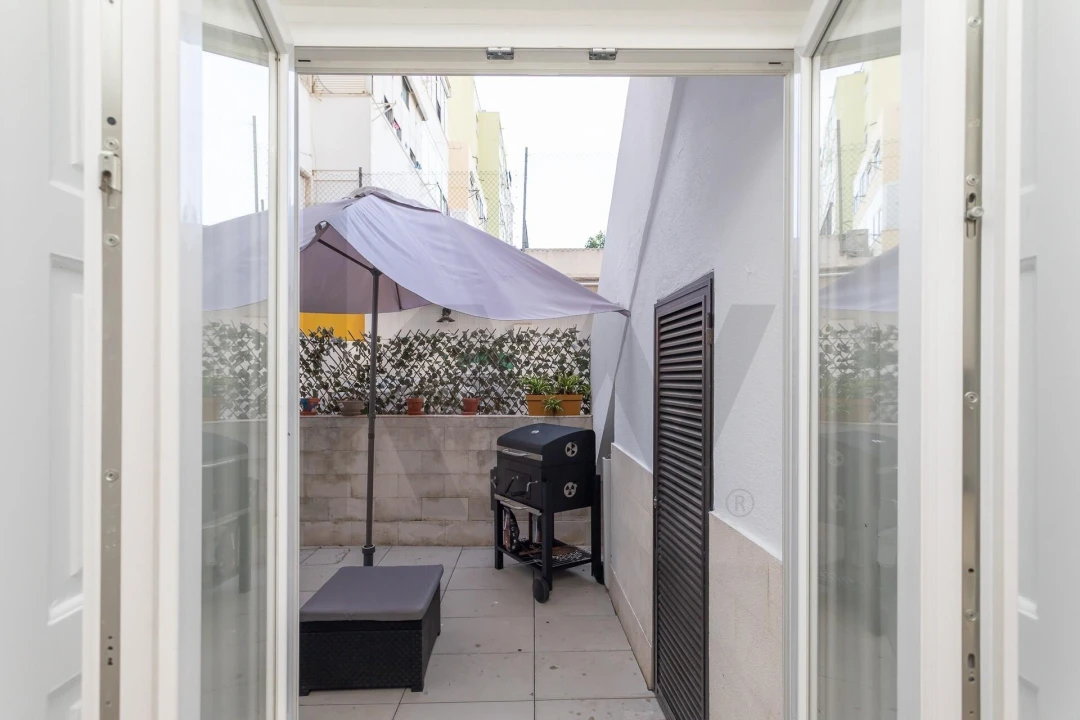 Apartamento T1 para Arrendamento em Benfica Foto 6