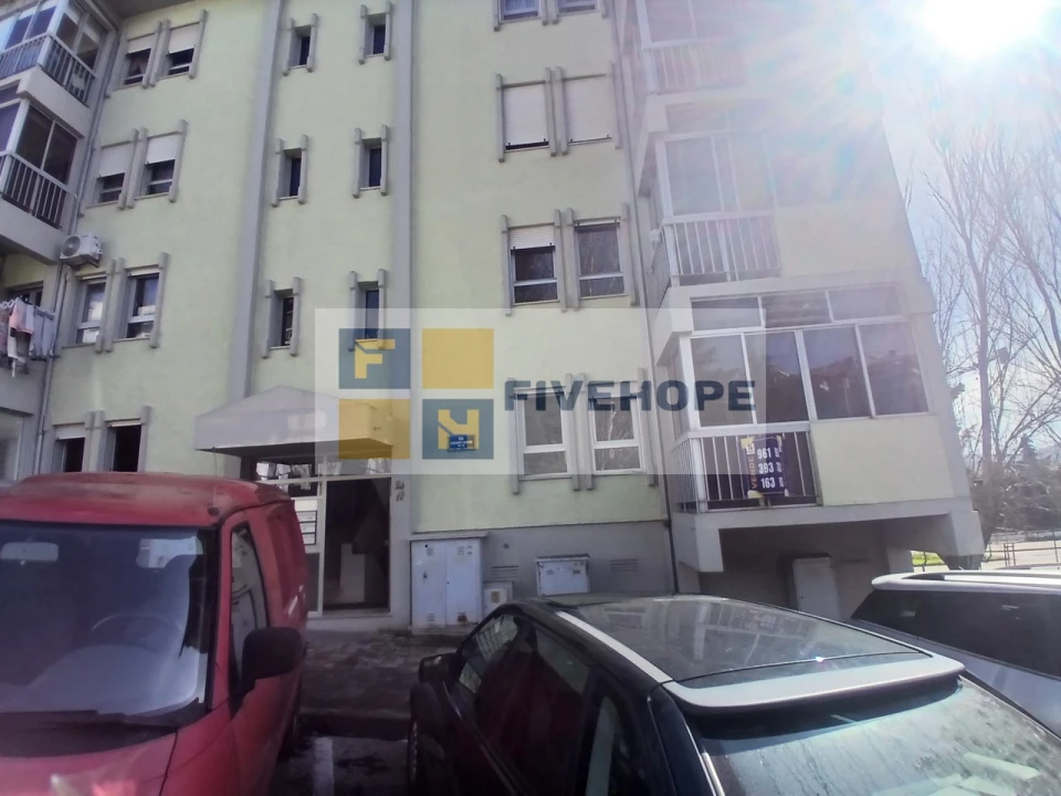 Apartamento T4 para Venda em Santo Antonio dos Olivais Foto 1