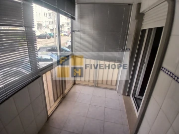 Apartamento T4 para Venda em Santo Antonio dos Olivais