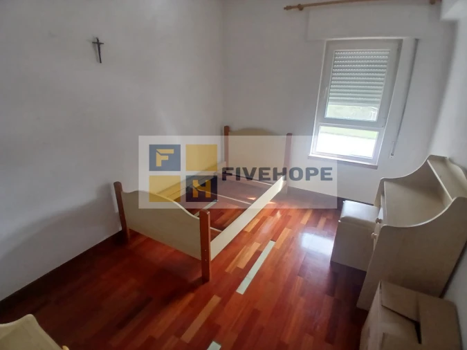 Apartamento T4 para Venda em Santo Antonio dos Olivais Foto 18