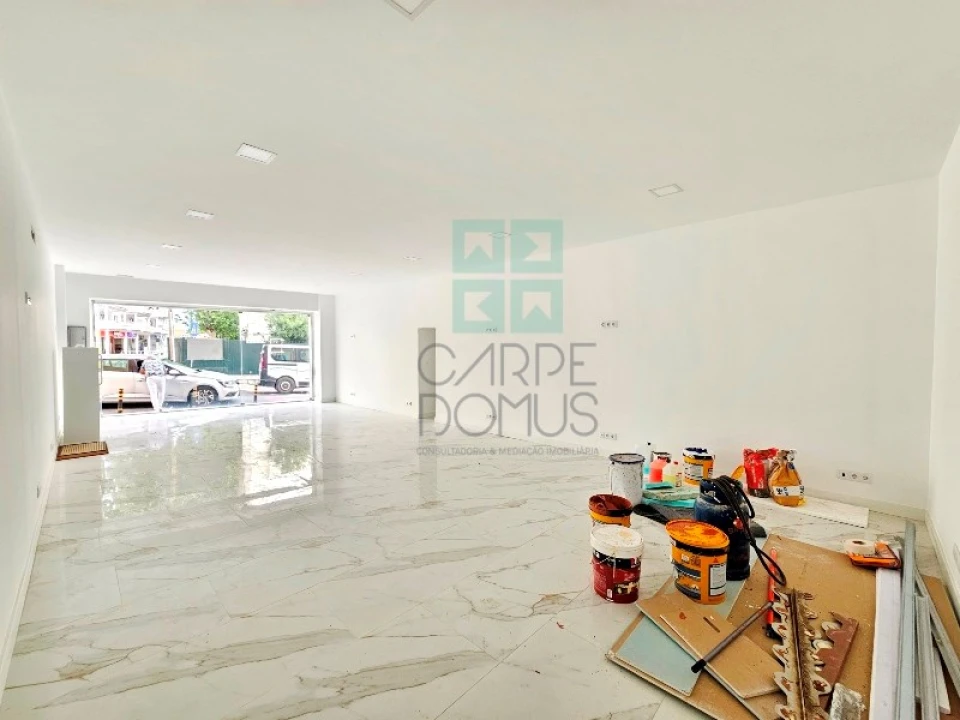 Loja para Venda em Carcavelos e Parede Foto 3