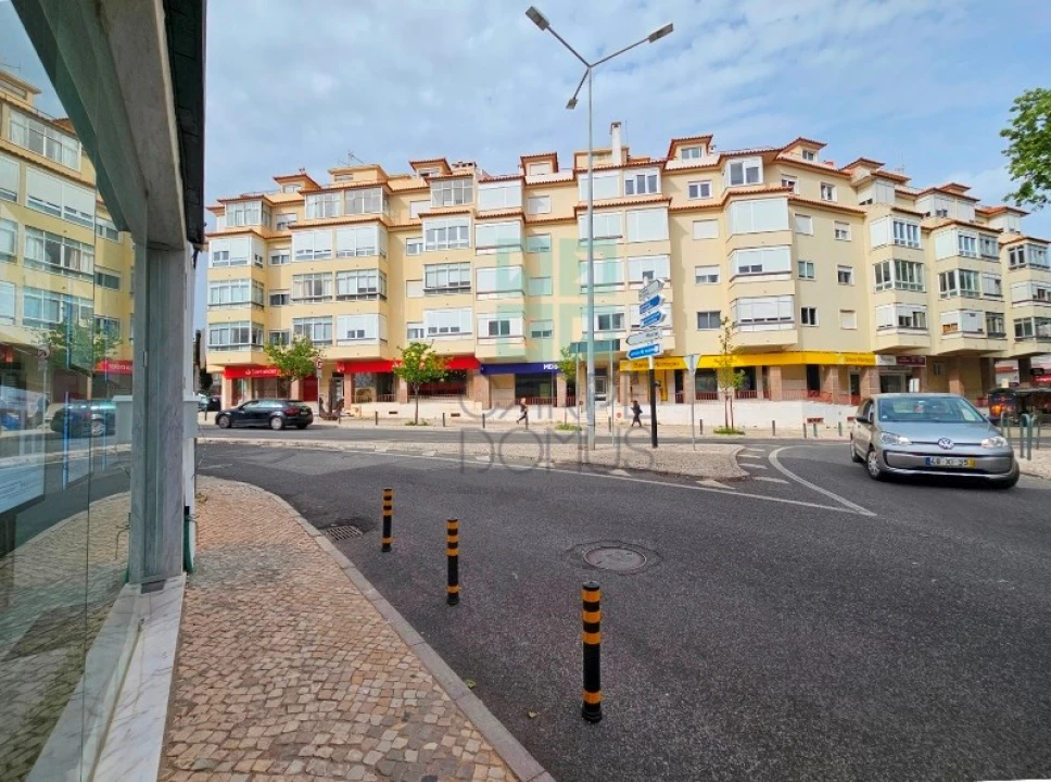 Loja para Venda em Carcavelos e Parede Foto 14