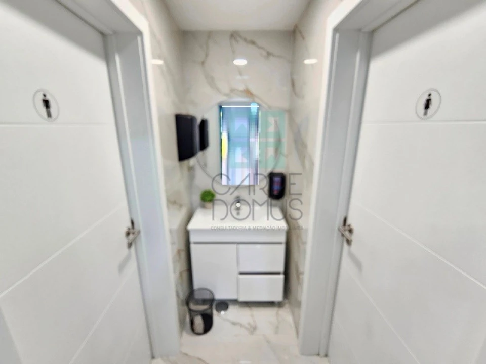 Loja para Venda em Carcavelos e Parede Foto 20