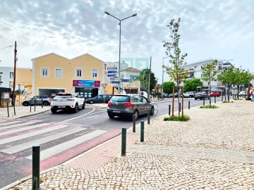 Loja para Venda em Carcavelos e Parede