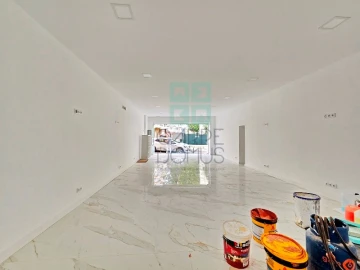 Loja para Venda em Carcavelos e Parede