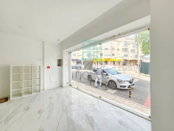 Loja para Venda em Carcavelos e Parede