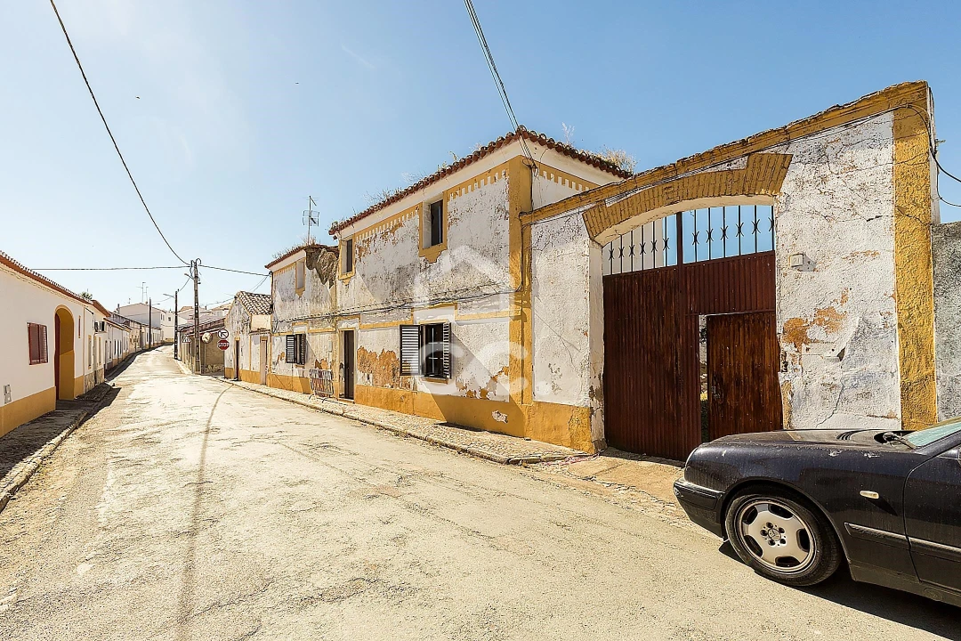 Moradia T4 para Venda em Amareleja Foto 2