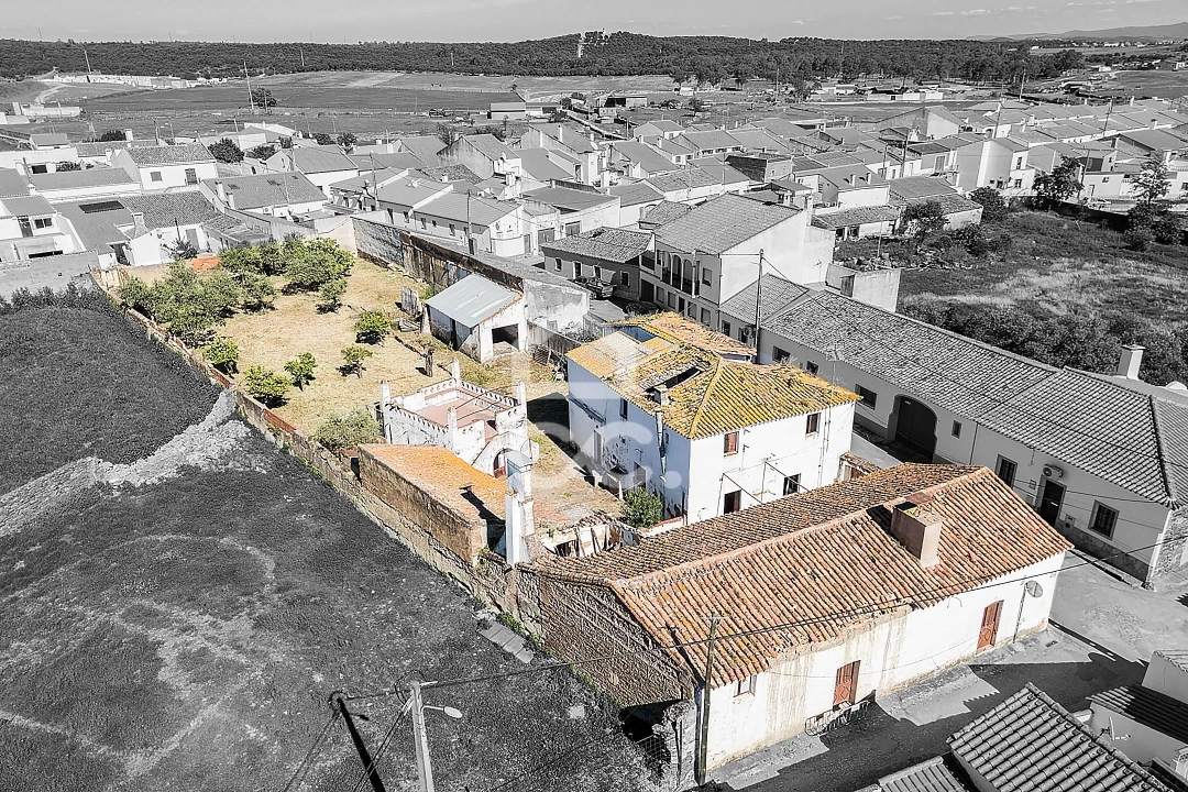 Moradia T4 para Venda em Amareleja Foto 1