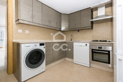 Apartamento T3 para Venda em Évora (São Mamede, Sé, São Pedro e Santo Antão)