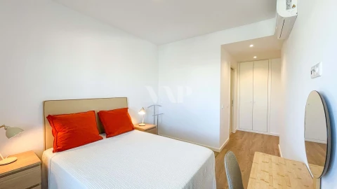 Apartamento T2 para Arrendamento em Faro (Sé e São Pedro)