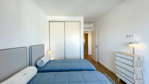 Apartamento T2 para Arrendamento em Faro (Sé e São Pedro)