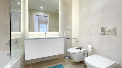 Apartamento T2 para Arrendamento em Faro (Sé e São Pedro)